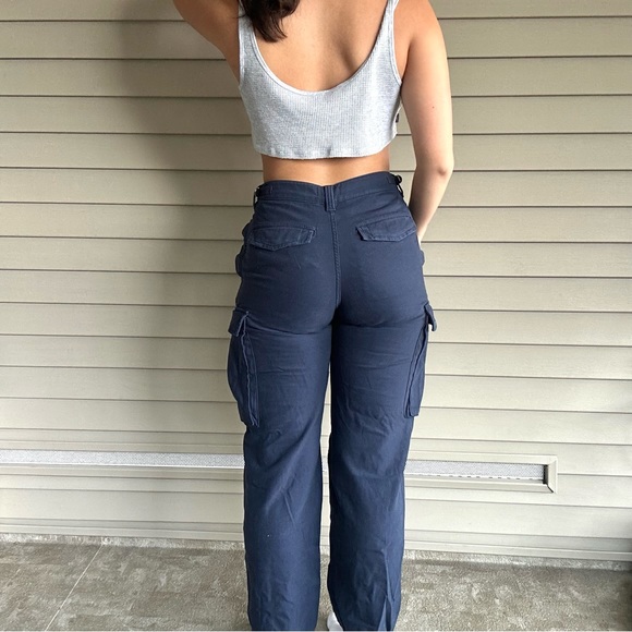 Aritzia Supply Cargo Pant in GD Admiral - Picture 8 of 8